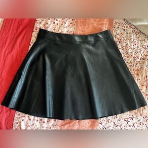 H&M a line pleather skirt